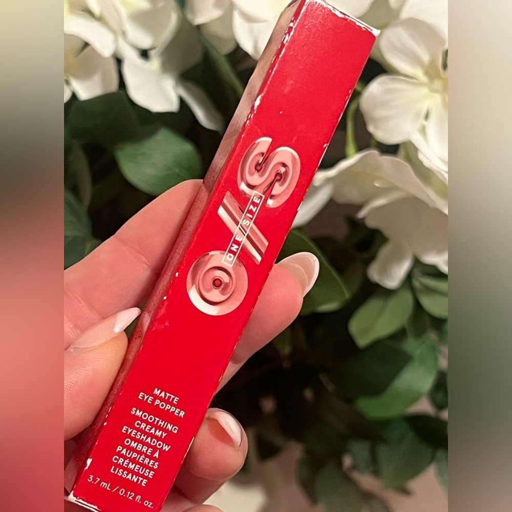 ONE/SIZE • SMOOTHING CREAMY EYESHADOW • BRING IT